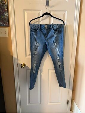 Torrid Distressed Jeggings – Size 14 Short